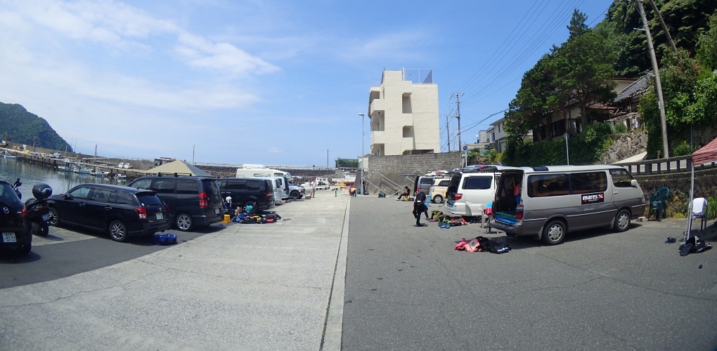 川奈港駐車場